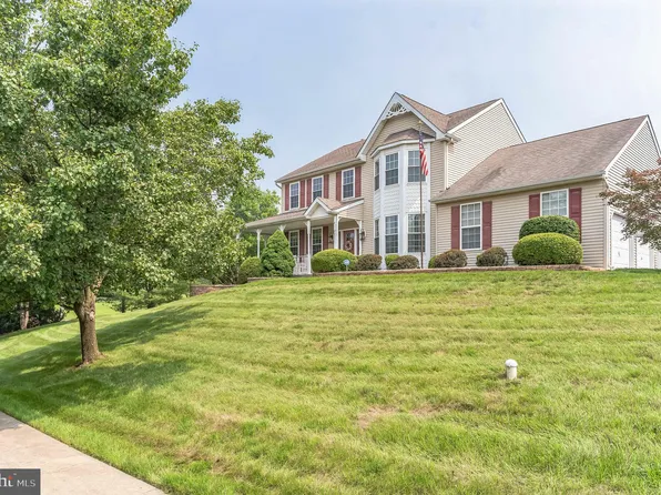 4 Jessica Cir, Schwenksville, PA 19473