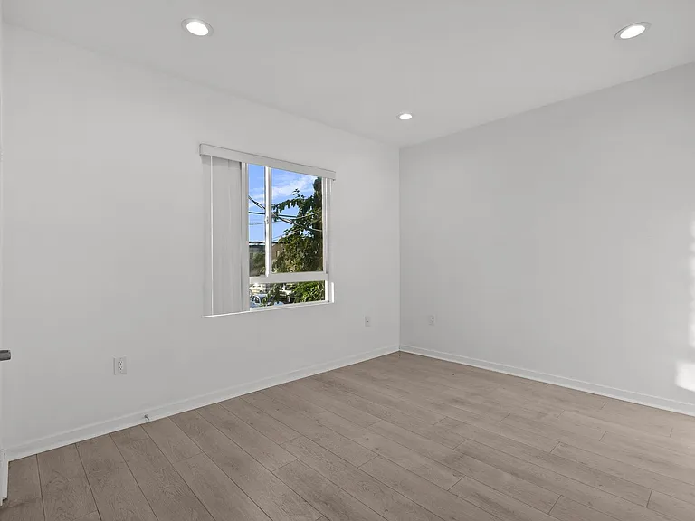 NoHo Beck 6320 LLC — Photo 13