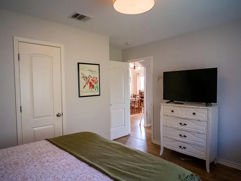 6600 Bay City Bnd — Photo 11