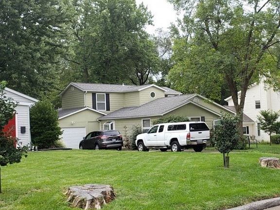 3rd image of 510 Parkwoods Ave