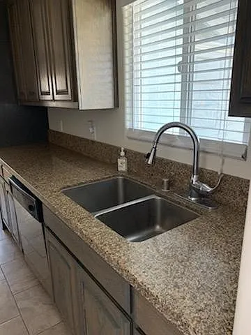 1298 Roxy Ave — Photo 11