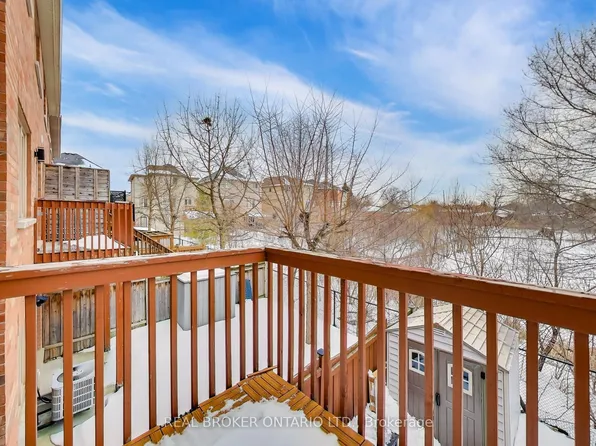 60 Mary Chapman Blvd, Toronto, ON M9M 0B2