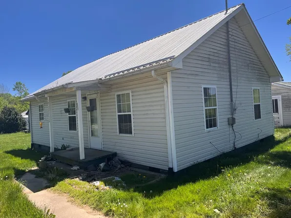 7288 Pipers Gap Rd, Galax, VA 24333