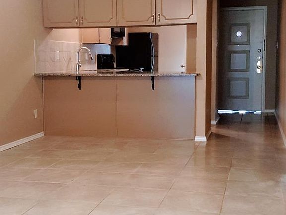 5th image of 807 Oakland St APT 2