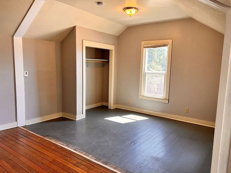 1004 W Pine St — Photo 11