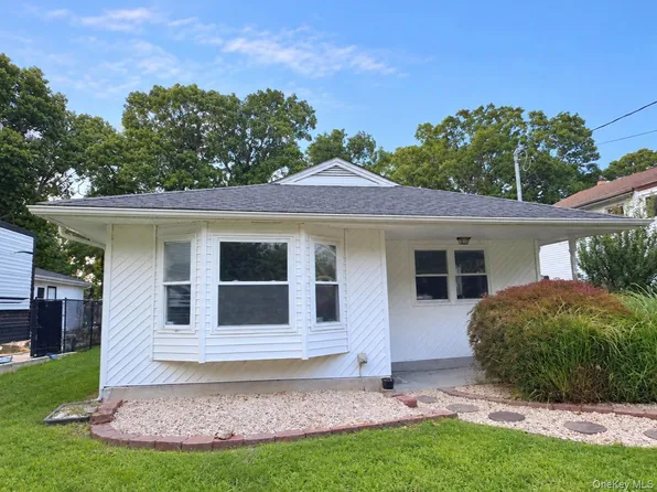 143 E. Parkview Drive, Shirley, NY 11967