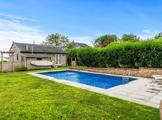 27 Landing Ln, Southampton, NY 11968