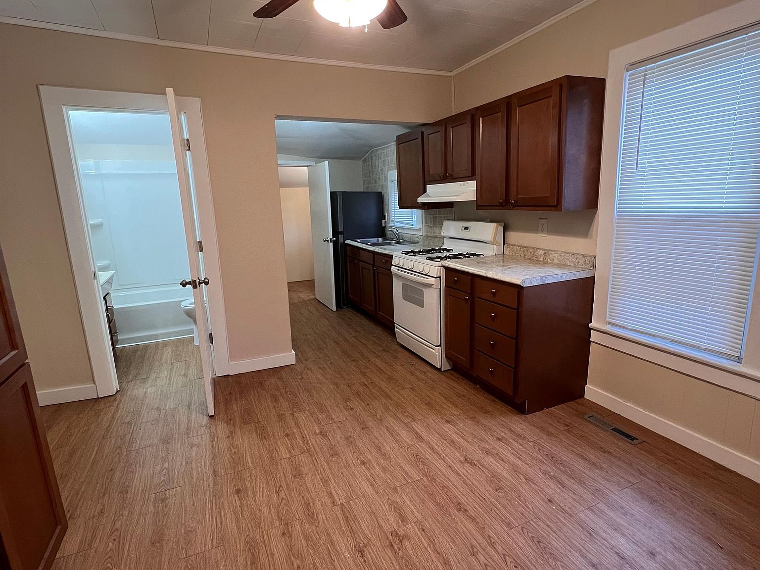 626 4th Ave, Baraboo, WI 53913 Zillow