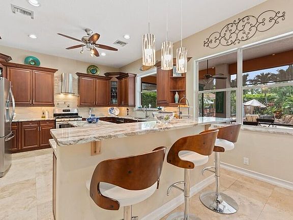 3rd image of 3775 Torres Cir