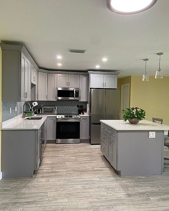 1st image of 1476 N Mangonia Dr