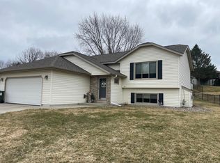 1302 36th St SW, Rochester, MN 55902