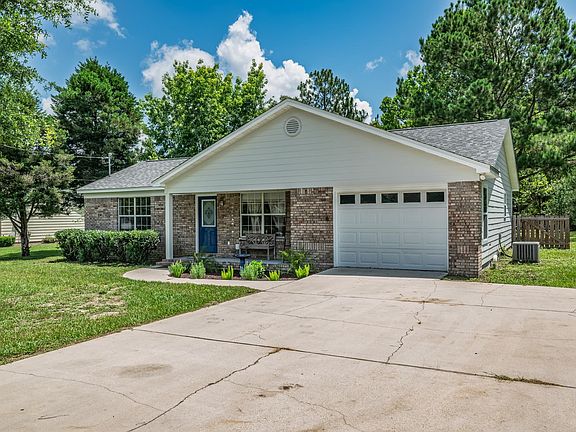 2nd image of 214 Fox Run Cir