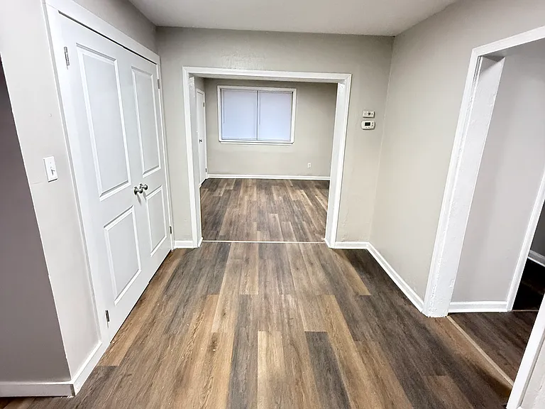 1017 Valonia St — Photo 11