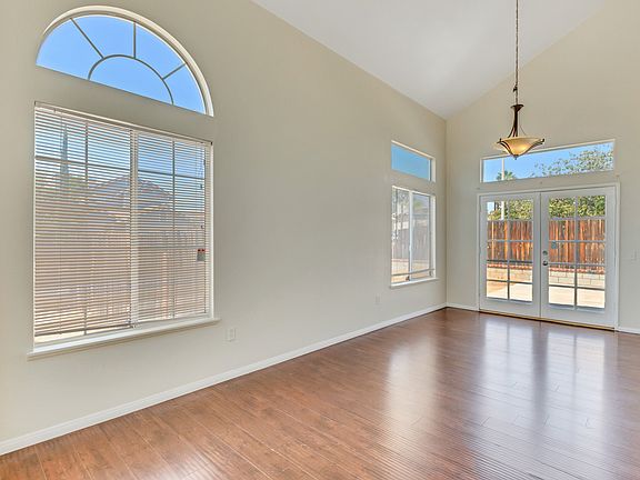 3rd image of 12823 Ardos St