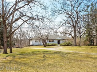 49151 Ridge Ct, Northville, MI 48168