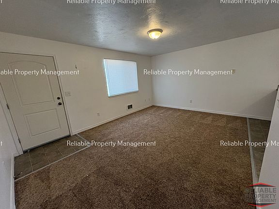 2nd image of 1430 Cambridge Dr APT 1
