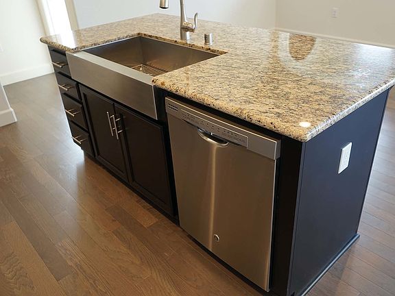 Island with Seating Area