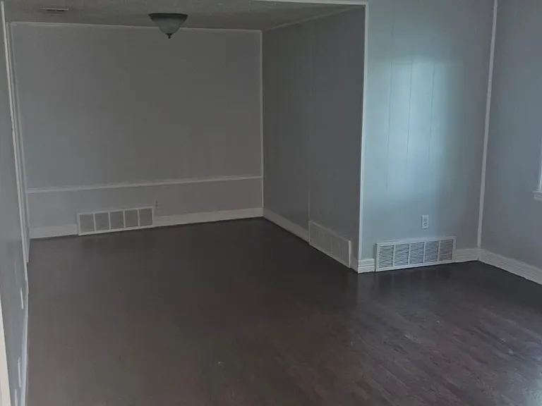 1214 Burleson St — Photo 10