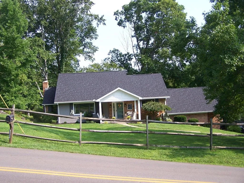 286 Rainbow Dr NE photo 1