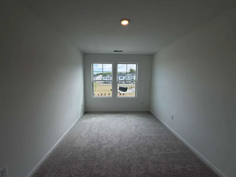 425 Venetian Dr — Photo 29
