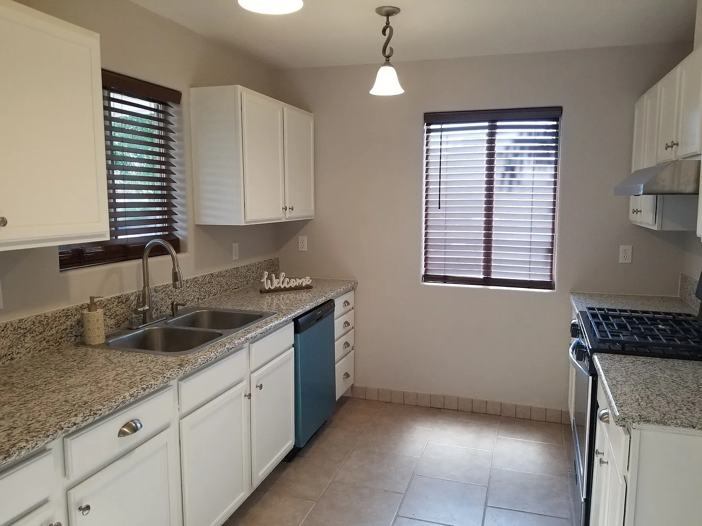 Fort Mohave, 3 Bedroom House with a 2 Car Garage — Photo 4