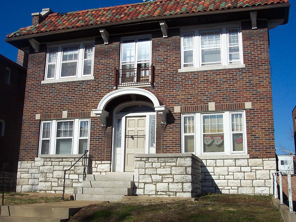 1st image of 4943 Winona Ave