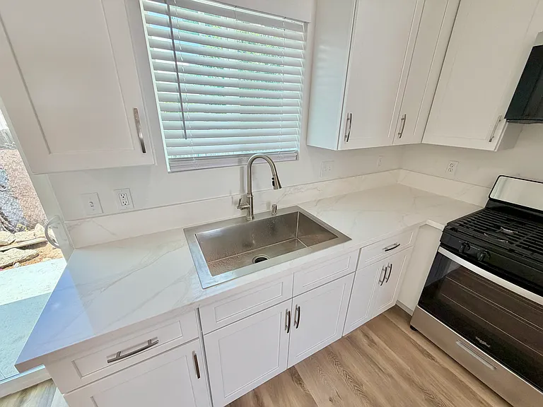 6989 Del Rosa Ave — Photo 4