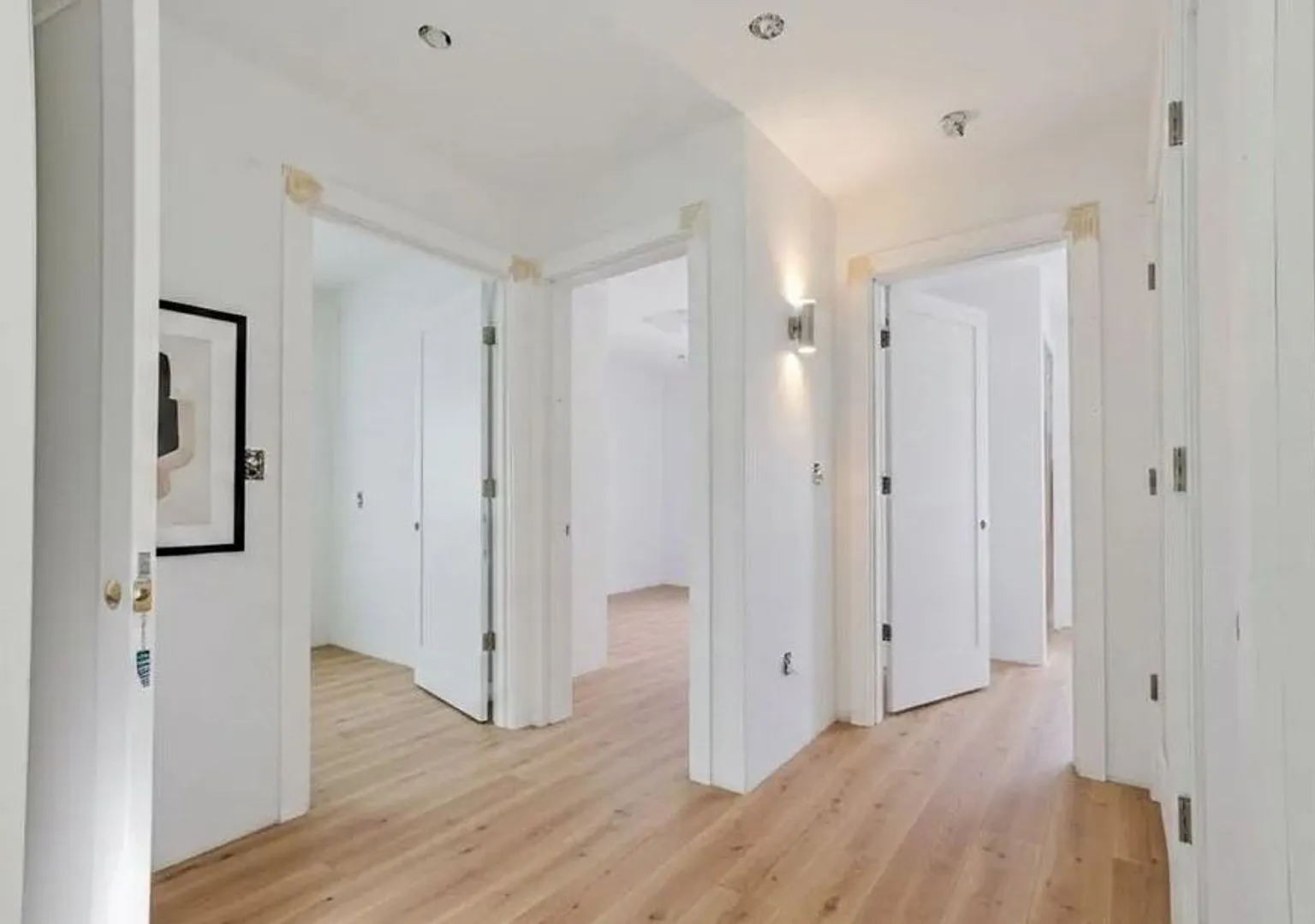 Charming 3 Bedroom- No Broker Fee — Photo 3