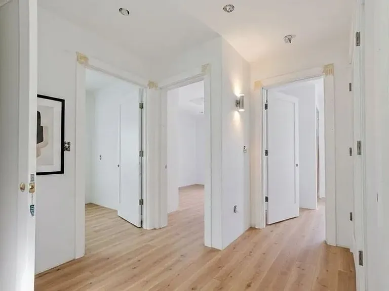1025 Commonwealth Ave #302 — Photo 3
