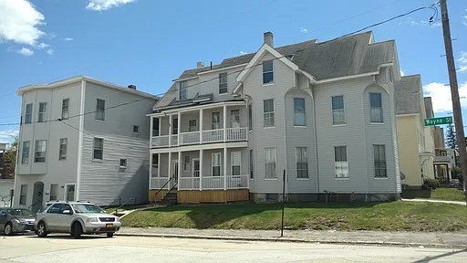 323 Dubuque St & 142-146 Wayne St — Photo 20