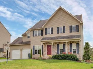 680 Monarch Dr, York, PA 17403