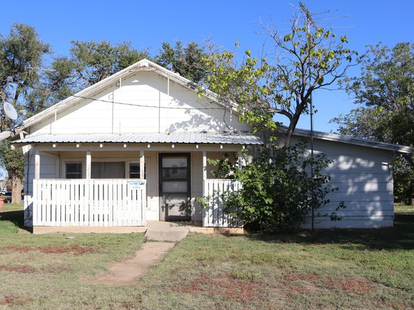 211 SE 6th St, Lockney, TX 79241