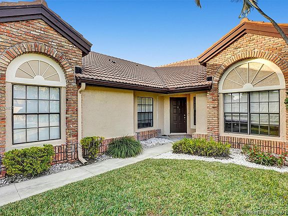 2nd image of 8062 Cassia Dr #8062
