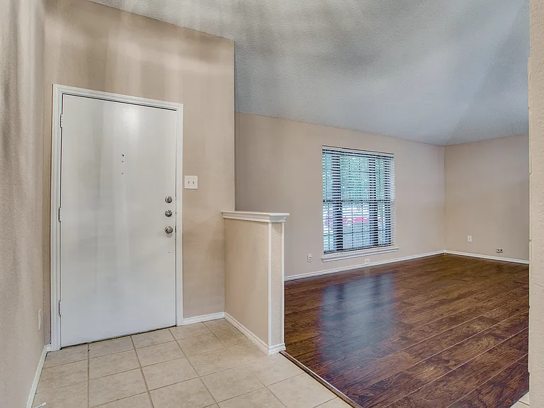 638 Plumlee Pl — Photo 3