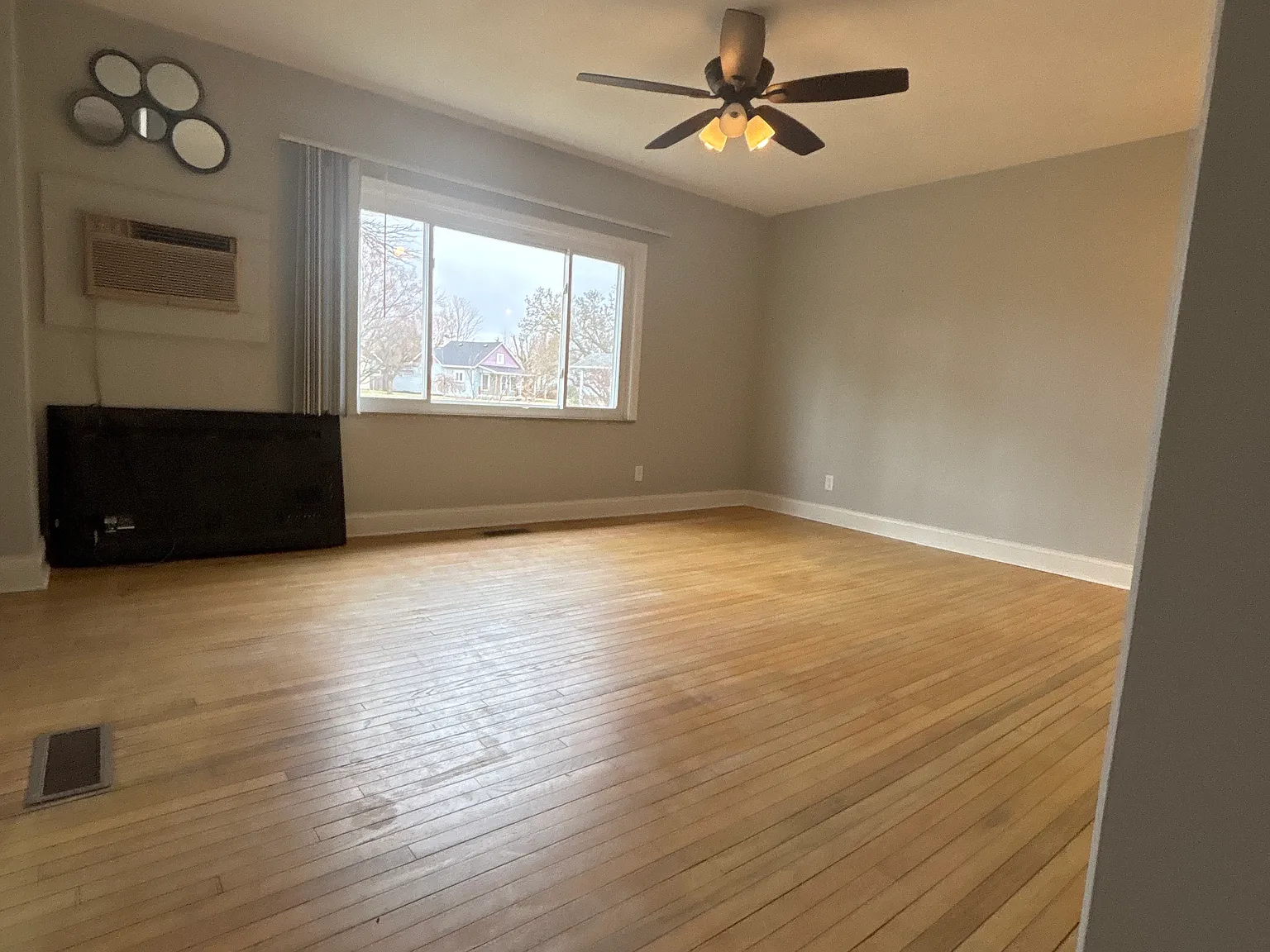 866 Harlan St — Photo 3