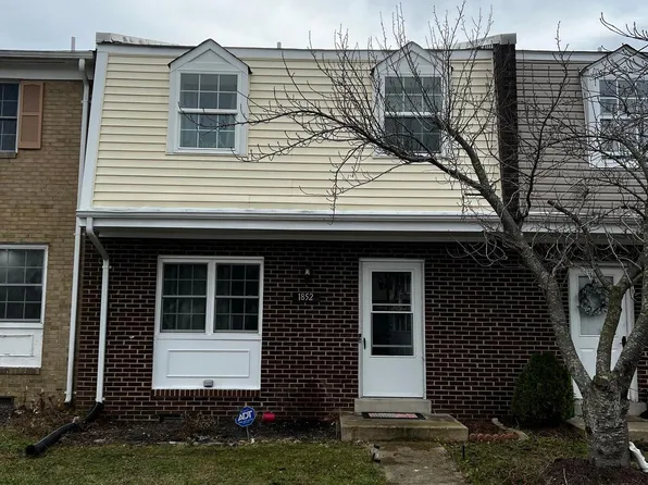 1852 Fort Pulaski Ct, Dumfries, VA 22026