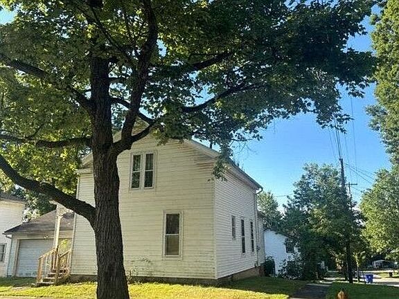 2nd image of 231 W Harris Ave