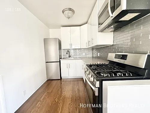 125 N Hamilton Dr #A Photo 1