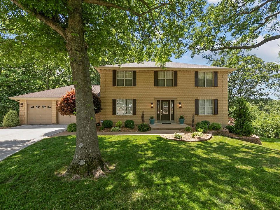 2nd image of 1016 Park Forest Pl