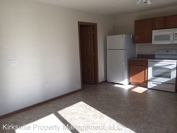 4th image of 910 E Brewington Ave