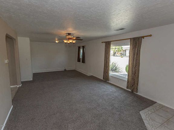 5th image of 703 E Crestview Dr