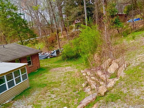 5th image of 205 Park Dr