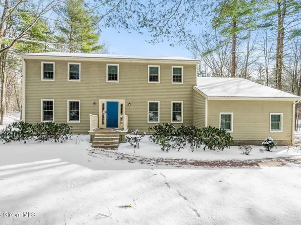 1 Stonegate Road, Ballston Lake, NY 12019