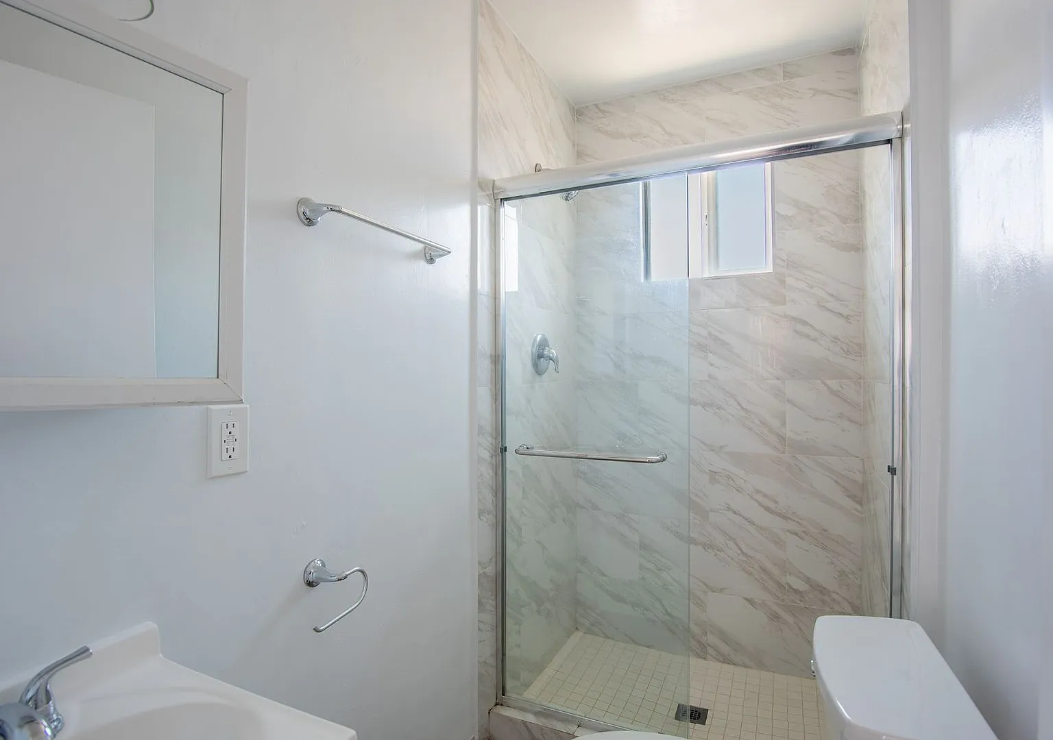 320 G St — Photo 4