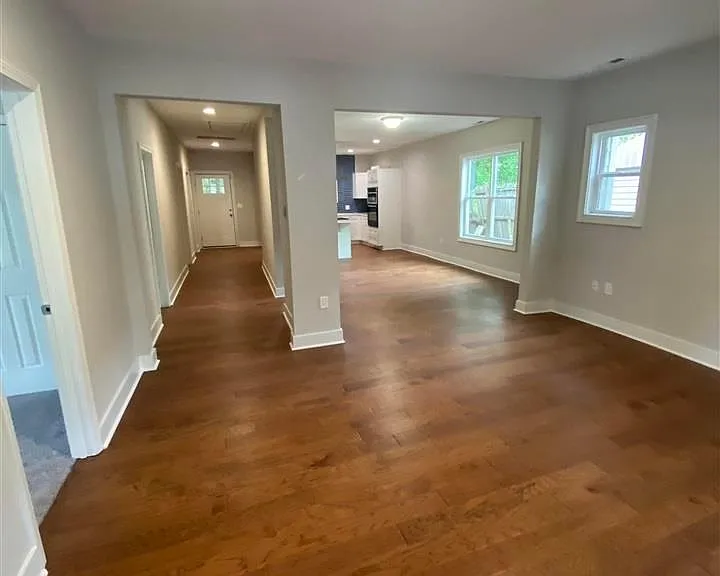 2401 N Roxboro St — Photo 2