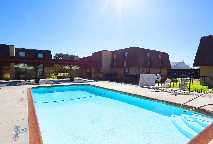 StoneBrook Apartments — Photo 3
