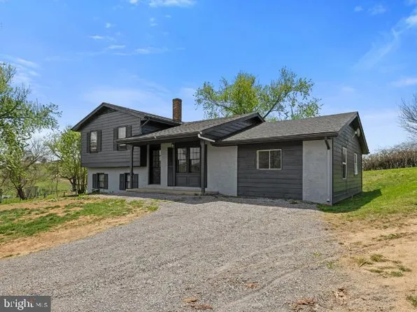 7149 Joseph Funk Ln, Singers Glen, VA 22850