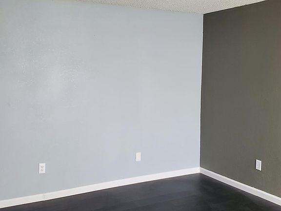 3rd image of 3552 Larchmont Square Ln