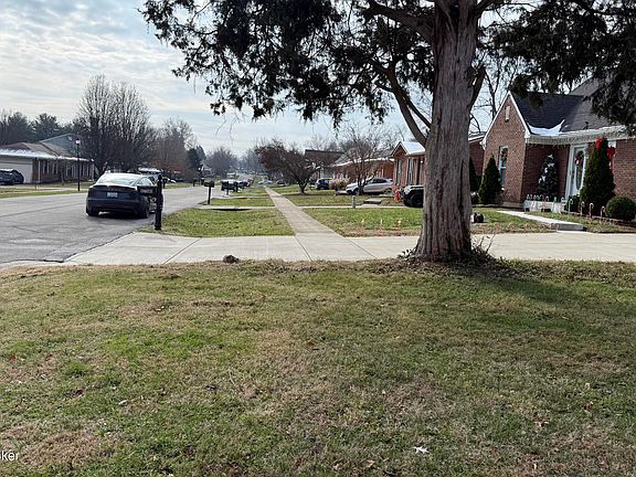 3rd image of 8606 Loch Lea Ln