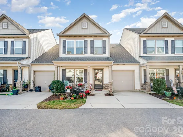 104 Blackstone Ct, Statesville, NC 28677